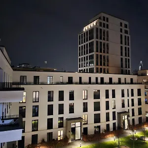 3 2 Bathrooms 2 Toilets New Center Of Underground Parking Space Contactless Self Check-in , Düsseldorf Duitsland